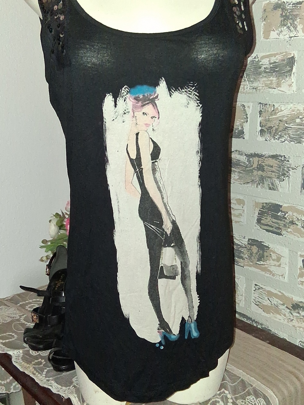 🦄Black Sequin Graphic Tank Top